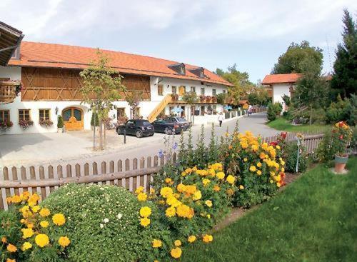Gasthof & Hotel Jaegerwirt Aufhofen Eksteriør billede