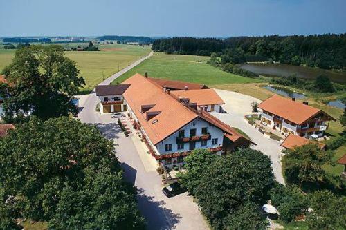 Gasthof & Hotel Jaegerwirt Aufhofen Eksteriør billede